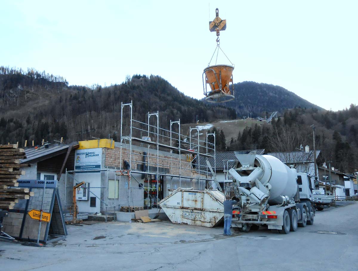 Aufstockung des Gebäudes in der Ernst-Sachs-Straße im Jahr 2014